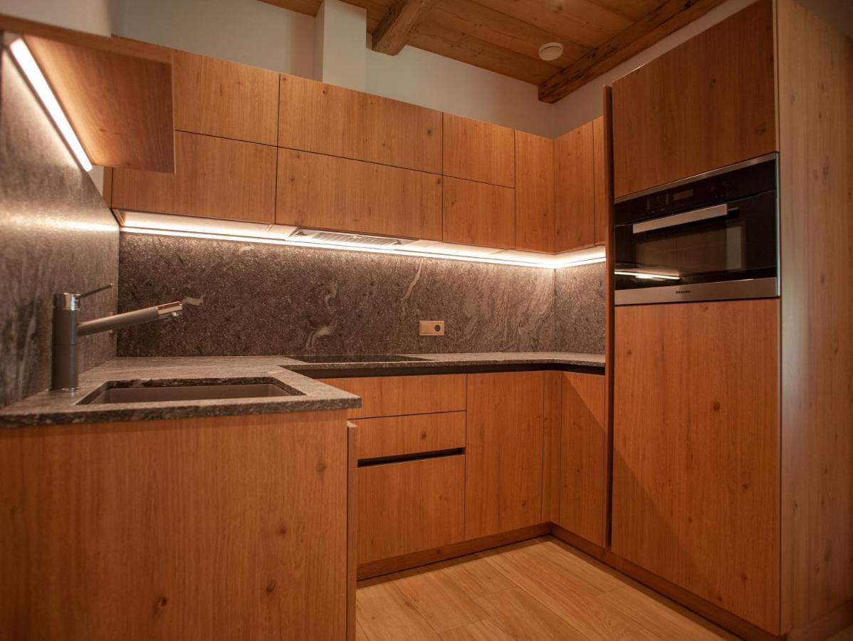 Peil Highend-Basic Apartments San Candido Esterno foto