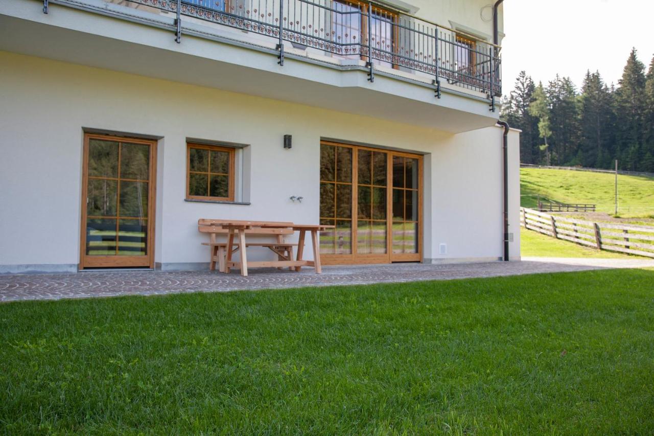Peil Highend-Basic Apartments San Candido Esterno foto
