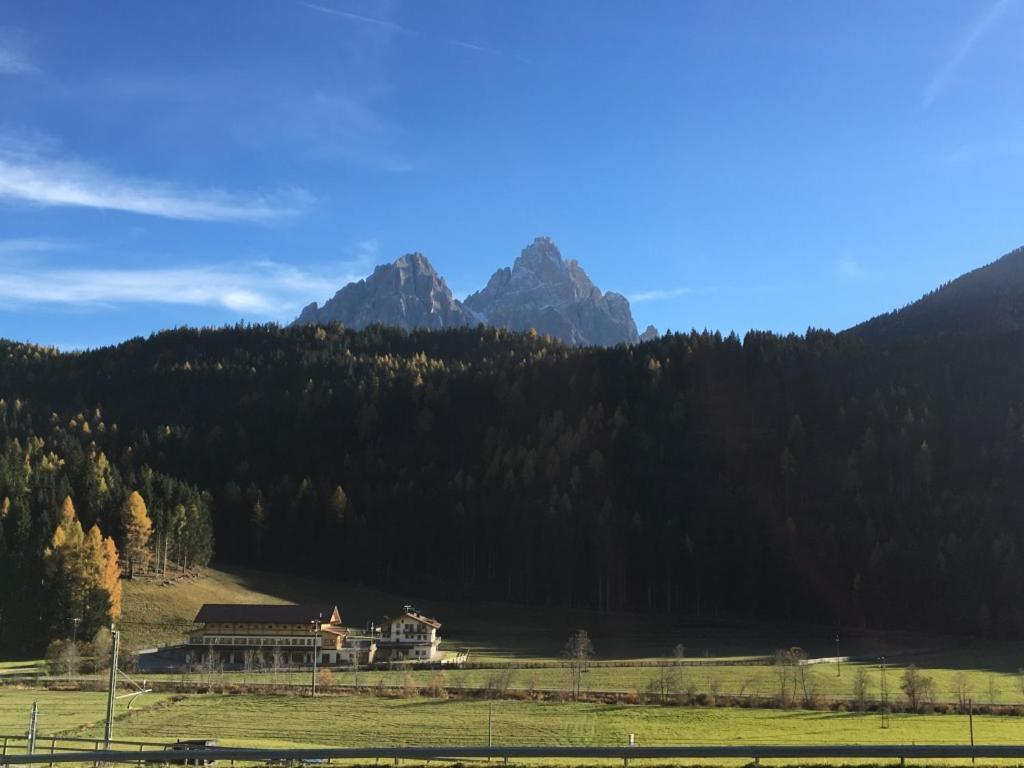 Peil Highend-Basic Apartments San Candido Esterno foto